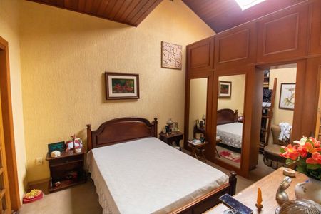 Casa à venda com 89m², 4 quartos e 2 vagasSuíte