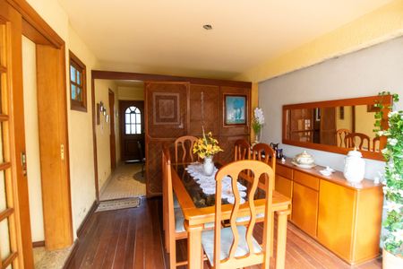 Casa à venda com 89m², 4 quartos e 2 vagasCopa