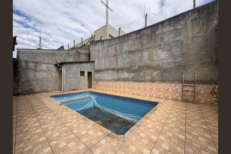 Casa à venda com 191m², 2 quartos e sem vagaÁrea comum