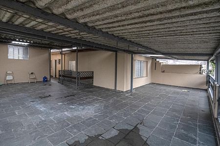 Casa à venda com 400m², 3 quartos e 4 vagas Casa à venda com 400m², 3 quartos e 4 vagasespaço coberto pertencente a casa 1 e 2_3