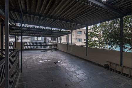 Casa à venda com 400m², 3 quartos e 4 vagas Casa à venda com 400m², 3 quartos e 4 vagasespaço coberto pertencente a casa 1 e 2_2