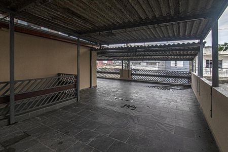 Casa à venda com 400m², 3 quartos e 4 vagas Casa à venda com 400m², 3 quartos e 4 vagasespaço coberto pertencente a casa 1 e 2_1