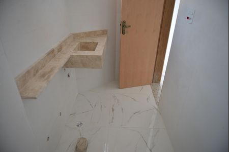 Apartamento à venda com 100m², 2 quartos e 2 vagasBanheiro da Suíte