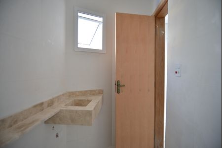 Apartamento à venda com 100m², 2 quartos e 2 vagasBanheiro da Suíte