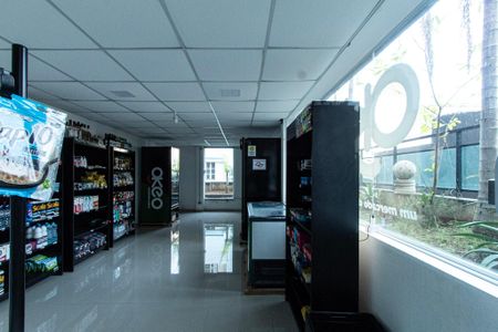 Apartamento para alugar com 199m², 2 quartos e 1 vagaÁrea comum - Mini Mercado