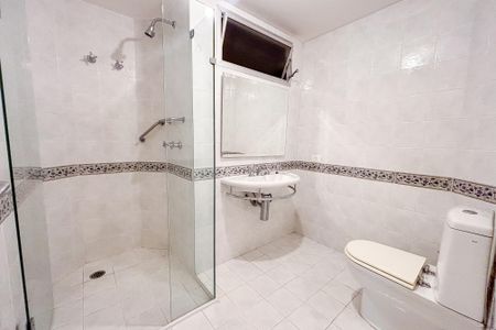 Apartamento à venda com 225m², 3 quartos e 3 vagasBanheiro da Suíte 3