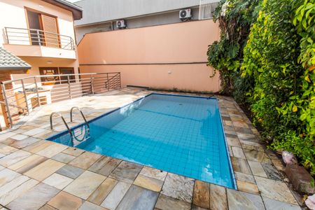 Casa de condomínio para alugar com 393m², 5 quartos e 8 vagasPiscina