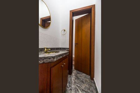 Casa de condomínio para alugar com 393m², 5 quartos e 8 vagasLavabo