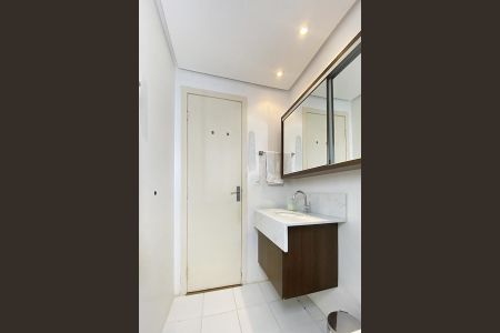 Banheiro de apartamento para alugar com 2 quartos, 36m² em São José, São Leopoldo