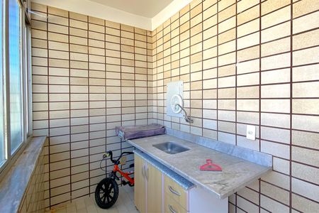 Apartamento à venda com 347m², 5 quartos e 3 vagasÁrea de Serviço 2