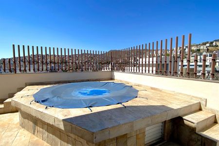 Apartamento à venda com 347m², 5 quartos e 3 vagasÁrea comum - Piscina