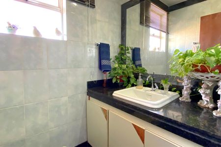 Apartamento à venda com 347m², 5 quartos e 3 vagasBanheiro Social