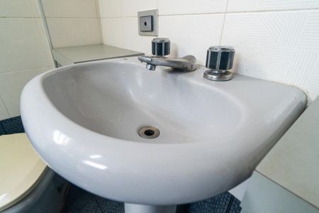 Apartamento à venda com 55m², 2 quartos e sem vagaBanheiro Detalhe