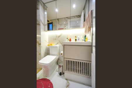 Apartamento à venda com 190m², 2 quartos e 3 vagasBanheiro da suíte 02