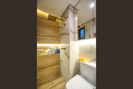 Apartamento à venda com 190m², 2 quartos e 3 vagasBanheiro da suíte 02