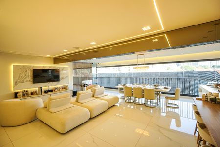 Sala e varanda de apartamento à venda com 2 quartos, 190m² em Tatuapé, São Paulo