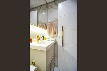 Apartamento à venda com 190m², 2 quartos e 3 vagasBanheiro da suíte 02