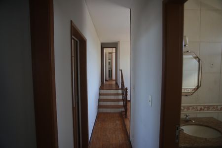 Corredor de apartamento para alugar com 3 quartos, 110m² em Carlos Prates, Belo Horizonte