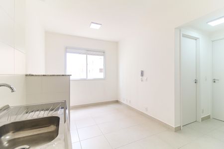 Sala/Cozinha de apartamento para alugar com 2 quartos, 33m² em Itaquera, São Paulo
