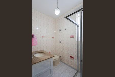 Casa à venda com 195m², 3 quartos e 3 vagasBanheiro