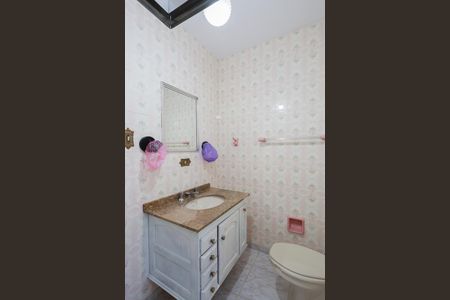 Casa à venda com 195m², 3 quartos e 3 vagasBanheiro