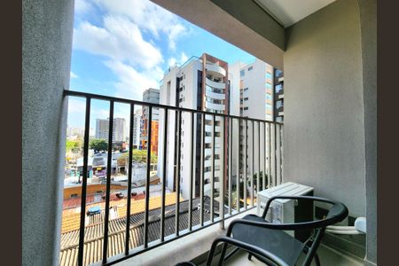 Varanda de kitnet/studio para alugar com 1 quarto, 25m² em Indianópolis, São Paulo