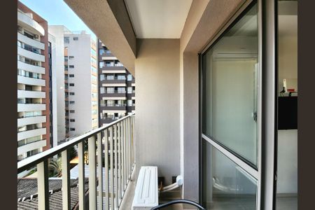 Varanda de kitnet/studio para alugar com 1 quarto, 25m² em Indianópolis, São Paulo