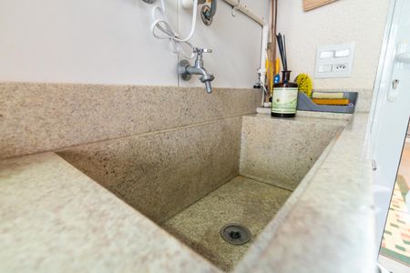 Apartamento à venda com 68m², 2 quartos e 1 vagaÁrea de Serviço