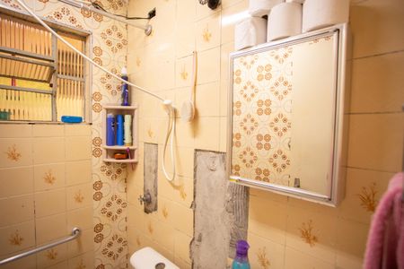 Casa à venda com 200m², 2 quartos e 3 vagasBanheiro