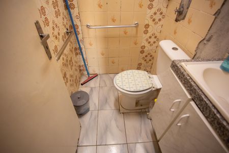 Casa à venda com 200m², 2 quartos e 3 vagasBanheiro