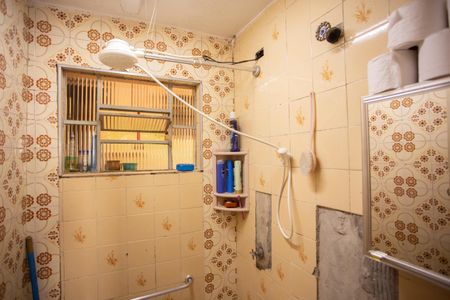 Casa à venda com 200m², 2 quartos e 3 vagasBanheiro