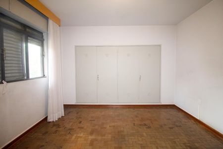 Casa à venda com 350m², 4 quartos e 2 vagas Casa à venda com 350m², 4 quartos e 2 vagasQuarto 3