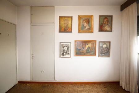 Casa à venda com 350m², 4 quartos e 2 vagas Casa à venda com 350m², 4 quartos e 2 vagasQuarto 1