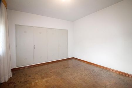 Casa à venda com 350m², 4 quartos e 2 vagas Casa à venda com 350m², 4 quartos e 2 vagasQuarto 3