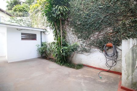 Casa à venda com 350m², 4 quartos e 2 vagas Casa à venda com 350m², 4 quartos e 2 vagasÁrea Externa