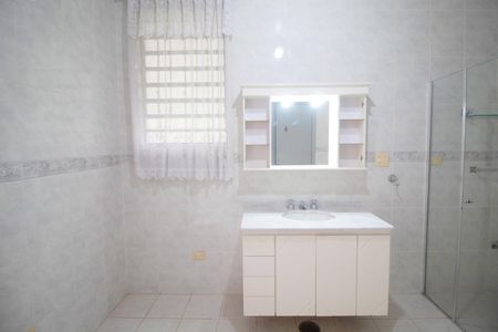 Casa à venda com 350m², 4 quartos e 2 vagas Casa à venda com 350m², 4 quartos e 2 vagasBanheiro Social 2