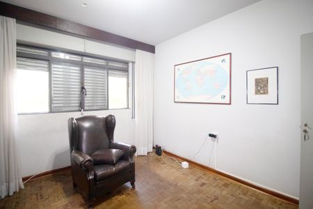 Casa à venda com 350m², 4 quartos e 2 vagas Casa à venda com 350m², 4 quartos e 2 vagasQuarto 4