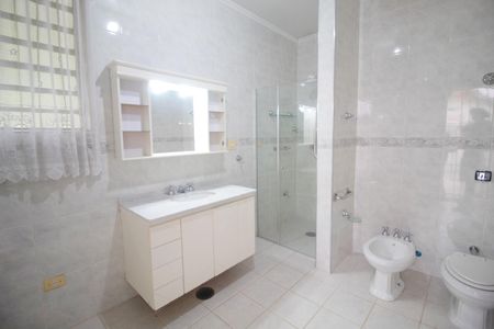 Casa à venda com 350m², 4 quartos e 2 vagas Casa à venda com 350m², 4 quartos e 2 vagasBanheiro Social 2