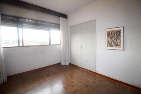 Casa à venda com 350m², 4 quartos e 2 vagas Casa à venda com 350m², 4 quartos e 2 vagasQuarto 2