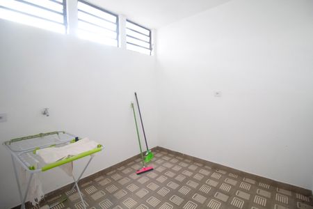Casa à venda com 350m², 4 quartos e 2 vagas Casa à venda com 350m², 4 quartos e 2 vagasQuarto de Serviço
