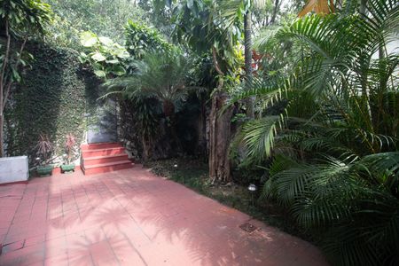 Casa à venda com 350m², 4 quartos e 2 vagas Casa à venda com 350m², 4 quartos e 2 vagasÁrea Externa