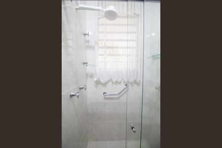 Casa à venda com 350m², 4 quartos e 2 vagas Casa à venda com 350m², 4 quartos e 2 vagasBanheiro Social 1