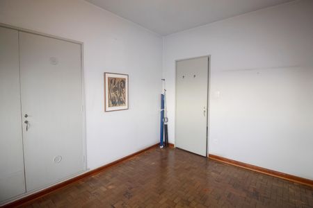 Casa à venda com 350m², 4 quartos e 2 vagas Casa à venda com 350m², 4 quartos e 2 vagasQuarto 2