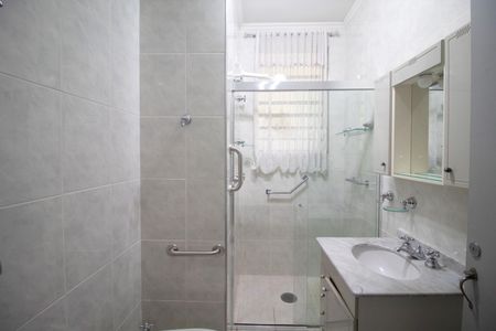 Casa à venda com 350m², 4 quartos e 2 vagas Casa à venda com 350m², 4 quartos e 2 vagasBanheiro Social 1