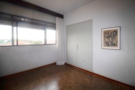 Casa à venda com 350m², 4 quartos e 2 vagas Casa à venda com 350m², 4 quartos e 2 vagasQuarto 2
