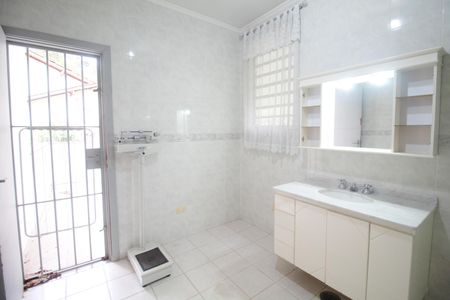 Casa à venda com 350m², 4 quartos e 2 vagas Casa à venda com 350m², 4 quartos e 2 vagasBanheiro Social 2