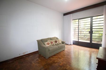 Casa à venda com 350m², 4 quartos e 2 vagas Casa à venda com 350m², 4 quartos e 2 vagasSala 2
