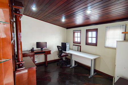 Apartamento à venda com 215m², 4 quartos e 2 vagasCloset do quarto 2