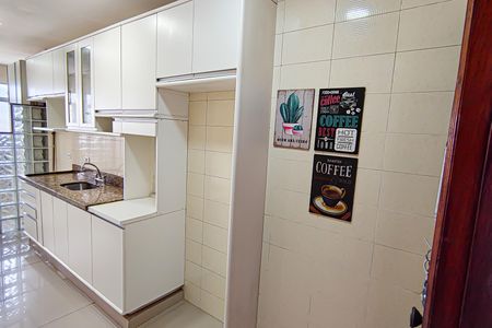 Apartamento à venda com 215m², 4 quartos e 2 vagasCozinha e area de serviço