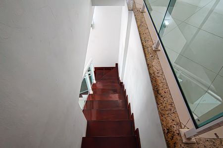 Apartamento à venda com 215m², 4 quartos e 2 vagasEscada